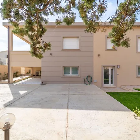 Brorent A & L B 펜션 골푸아랑시